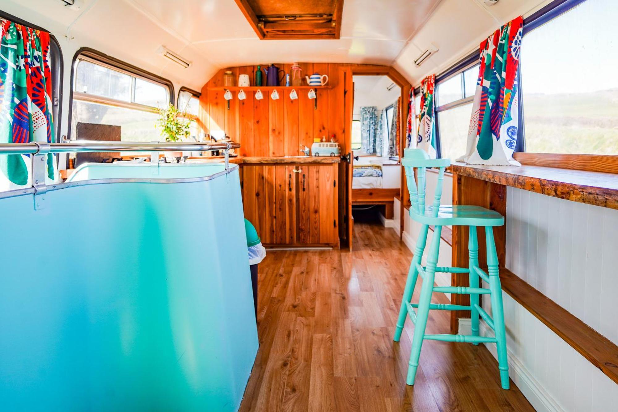 Hotel Double Decker Bus At Valentia Island Escape Chapeltown Exterior foto