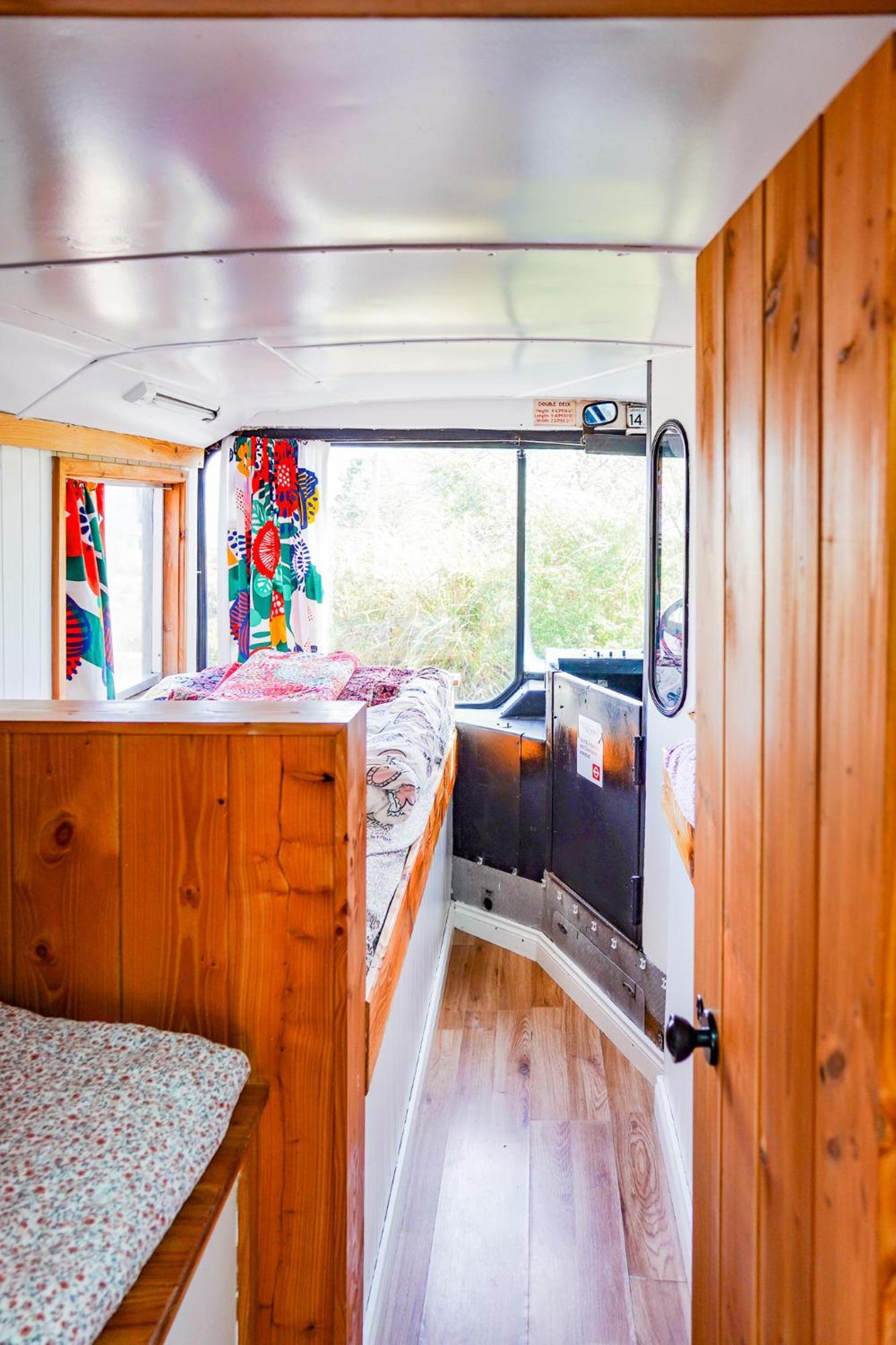 Hotel Double Decker Bus At Valentia Island Escape Chapeltown Exterior foto