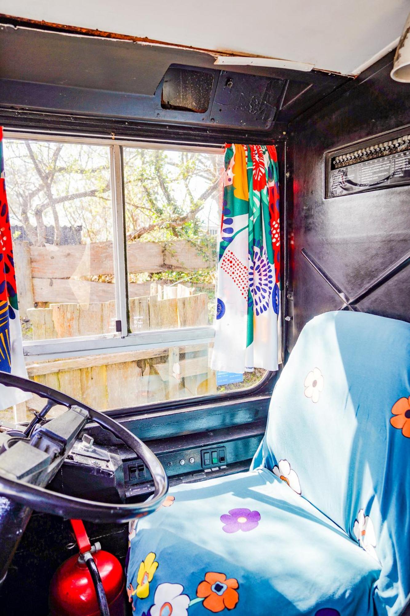 Hotel Double Decker Bus At Valentia Island Escape Chapeltown Exterior foto